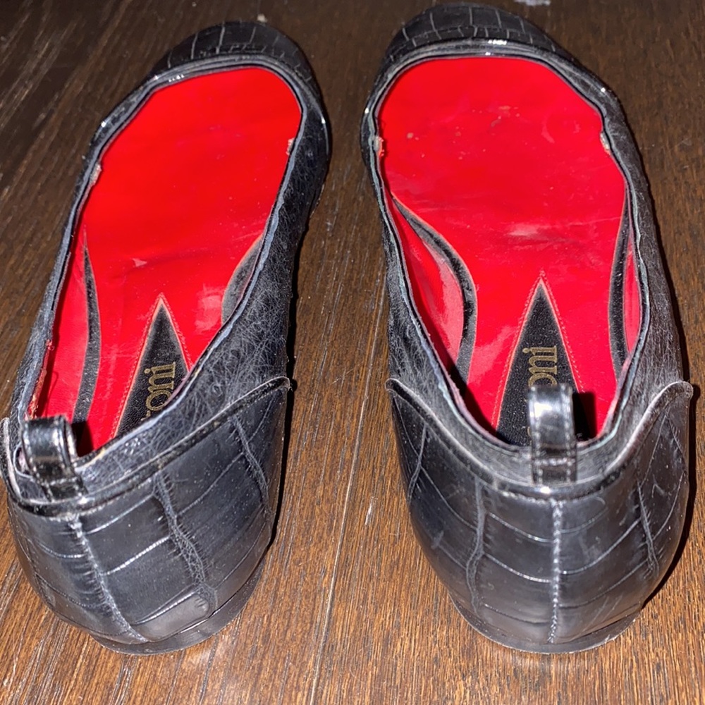 A. Testoni flats - Picture 3 of 6
